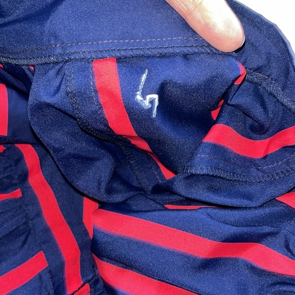 Vintage pleated midi skirt • navy blue with red stripes • modest • 70s 80s - Picture 6 of 6